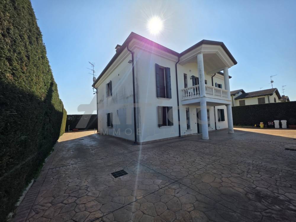 casa indipendente in vendita a Pincara in zona Paolino