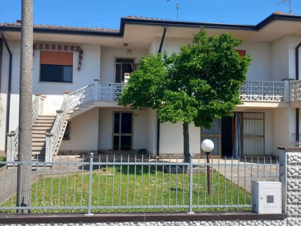 casa indipendente in vendita a Pontecchio Polesine