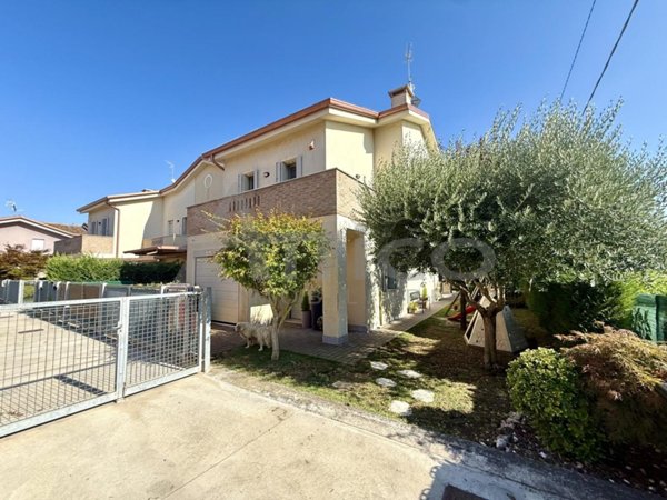 casa indipendente in vendita a Pontecchio Polesine