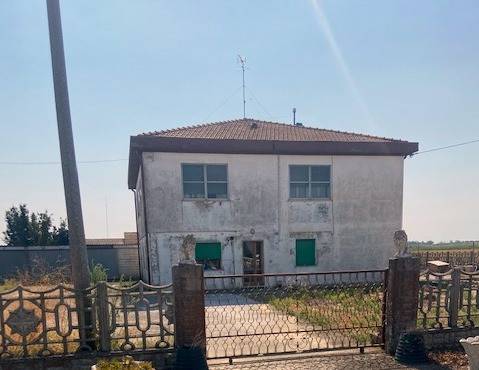 casa indipendente in vendita a Porto Tolle in zona Polesine Camerini