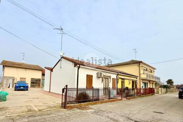 appartamento in vendita a Porto Tolle in zona Santa Giulia
