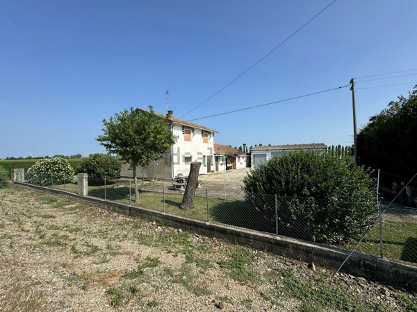 casa indipendente in vendita a Porto Tolle in zona Tolle