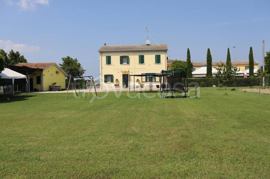 casa indipendente in vendita a Porto Tolle in zona Polesine Camerini