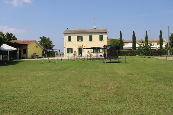 casa indipendente in vendita a Porto Tolle in zona Polesine Camerini