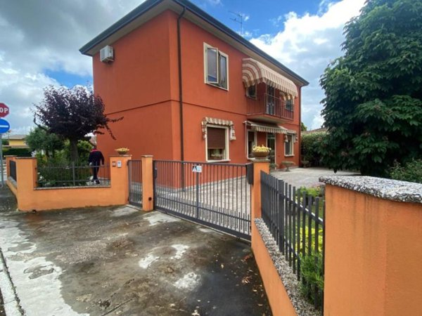 casa indipendente in vendita a Porto Tolle in zona Donzella