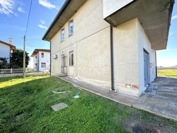 appartamento in vendita a Porto Tolle in zona Tolle