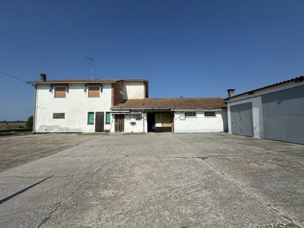 casa indipendente in vendita a Porto Tolle in zona Tolle