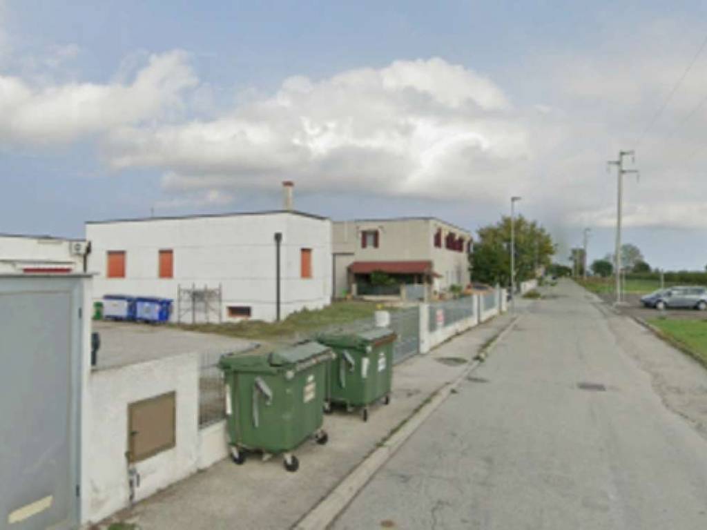 locale commerciale in vendita a Porto Tolle in zona Ca' Tiepolo