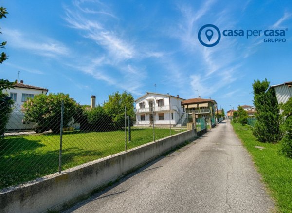 casa indipendente in vendita a Porto Tolle in zona Donzella