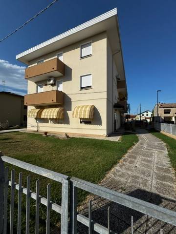 appartamento in vendita a Porto Tolle in zona Donzella