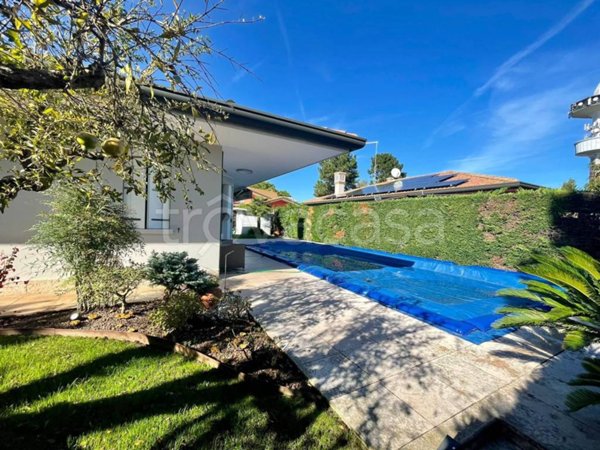casa indipendente in vendita a Rosolina