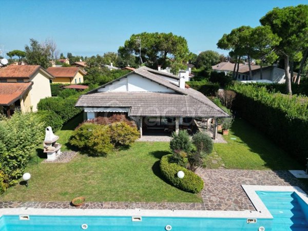 casa indipendente in vendita a Rosolina