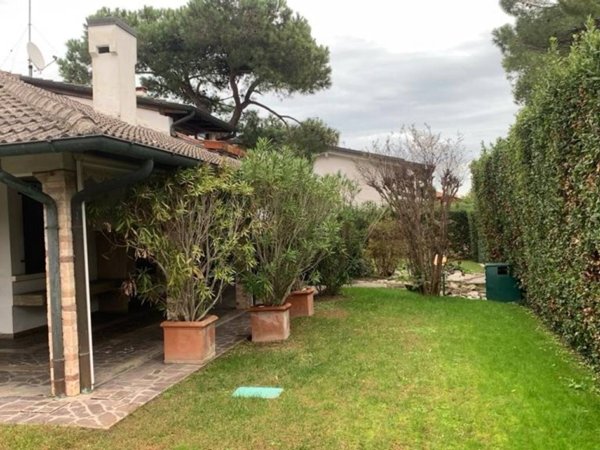 casa indipendente in vendita a Rosolina