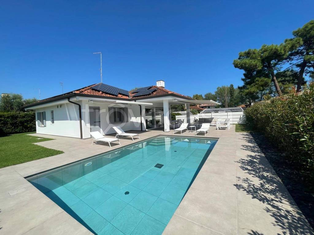 casa indipendente in vendita a Rosolina
