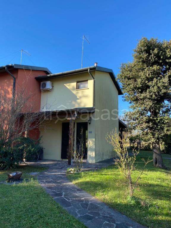 casa indipendente in vendita a Rosolina