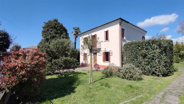 casa indipendente in vendita a Rosolina