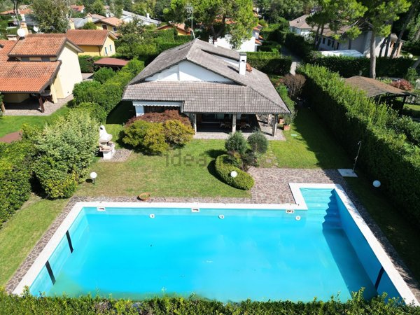 casa indipendente in vendita a Rosolina