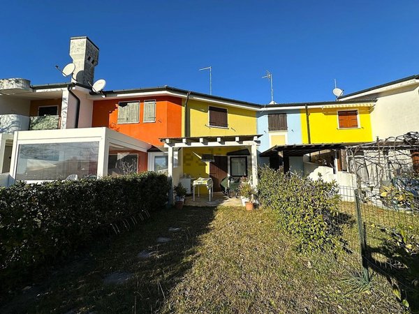 casa indipendente in vendita a Rosolina