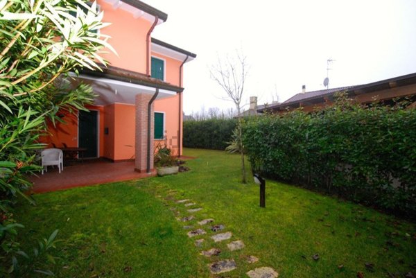 casa indipendente in vendita a Rosolina