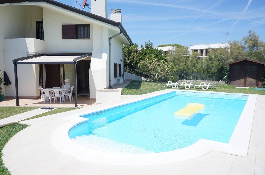 casa indipendente in vendita a Rosolina
