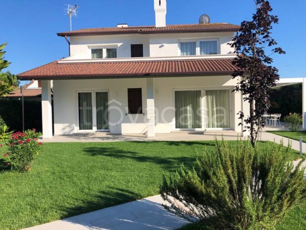 casa indipendente in vendita a Rosolina