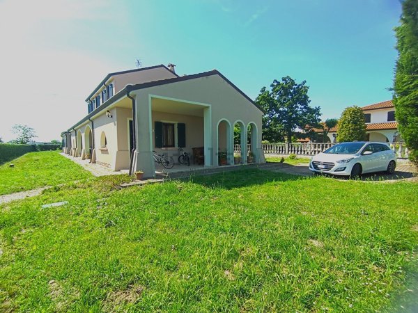 casa indipendente in vendita a Rosolina in zona Ca' Morosini
