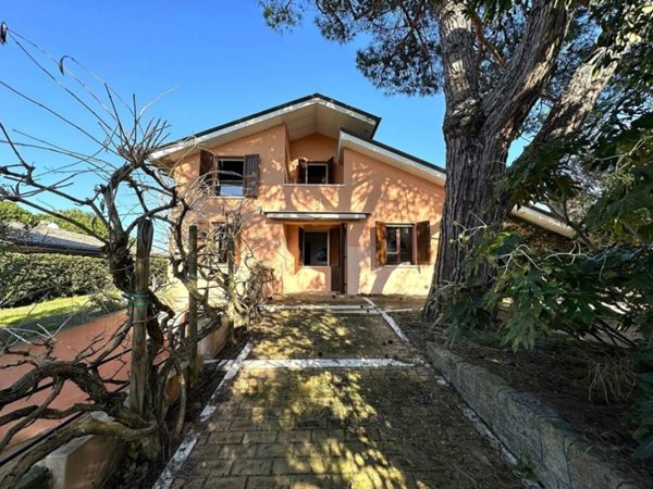 casa indipendente in vendita a Rosolina