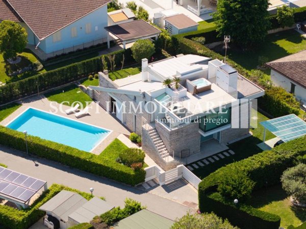 casa indipendente in vendita a Rosolina