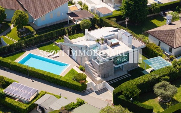 casa indipendente in vendita a Rosolina