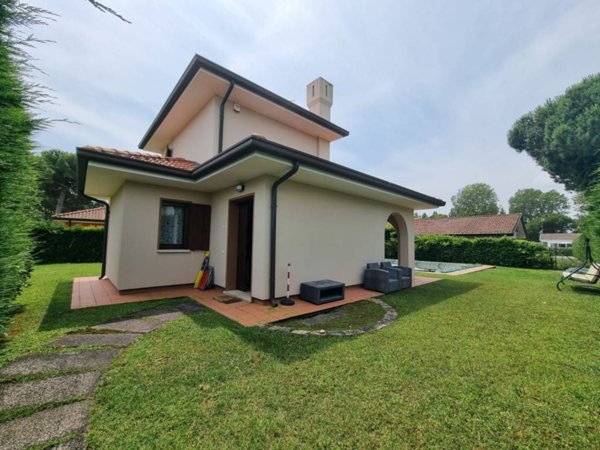 casa indipendente in vendita a Rosolina