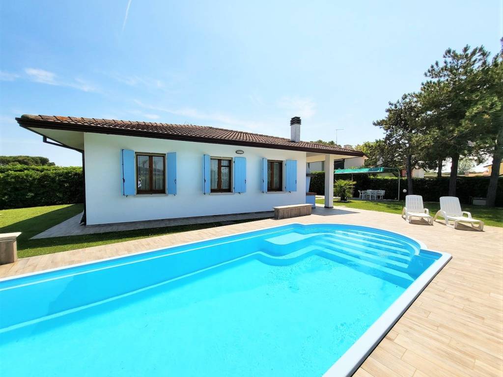 casa indipendente in vendita a Rosolina in zona Rosolina Mare
