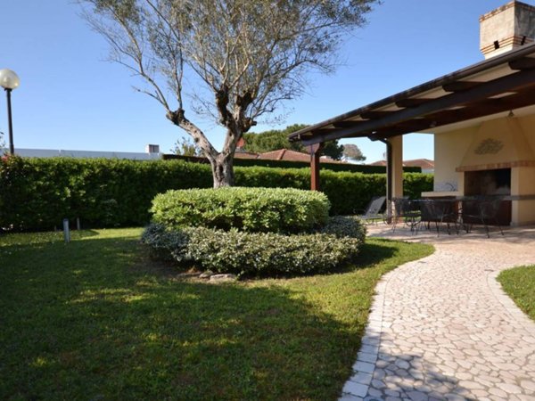 casa indipendente in vendita a Rosolina
