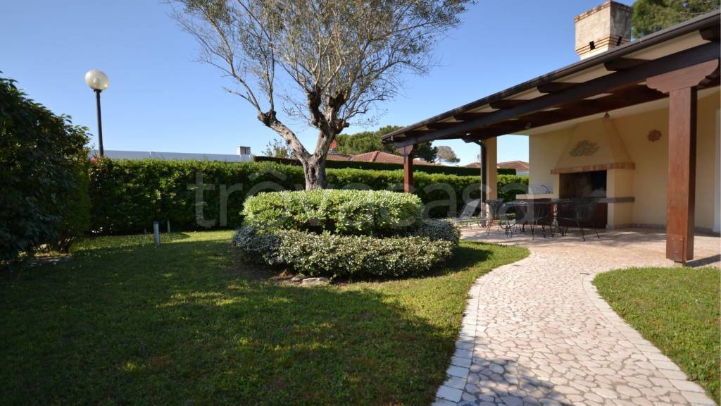 casa indipendente in vendita a Rosolina