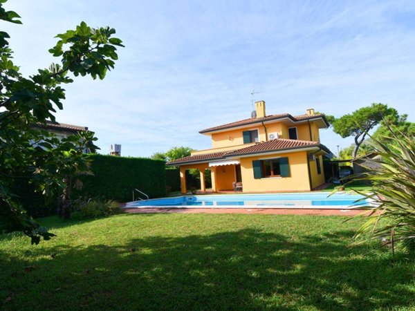 casa indipendente in vendita a Rosolina