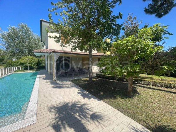 casa indipendente in vendita a Rosolina