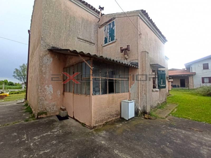 casa indipendente in vendita a Rosolina