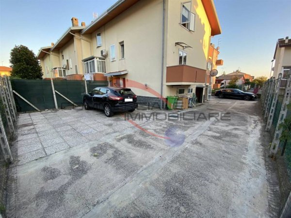 pentavano in vendita a Rosolina