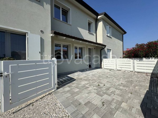 casa indipendente in vendita a Rosolina