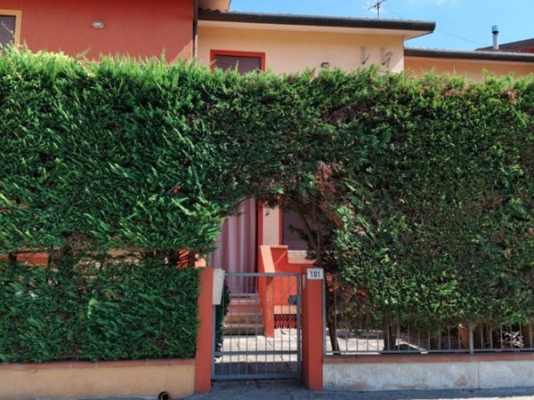 casa indipendente in vendita a Rosolina