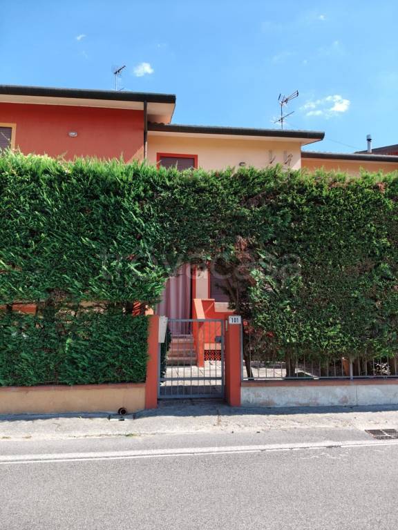 casa indipendente in vendita a Rosolina