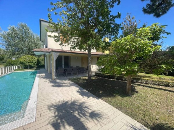 casa indipendente in vendita a Rosolina