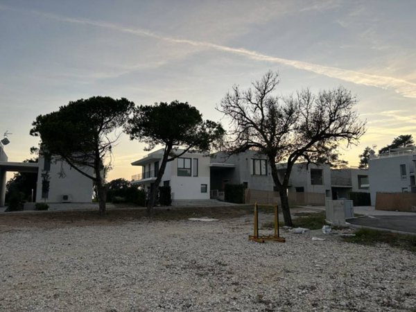 casa indipendente in vendita a Rosolina in zona Rosolina Mare