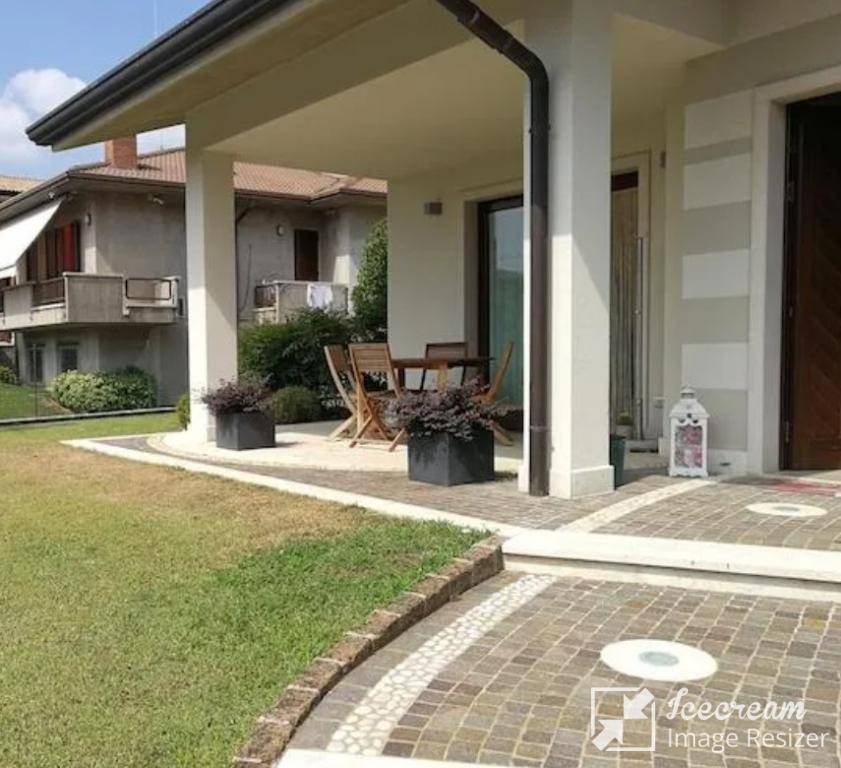 casa indipendente in vendita a Rosolina