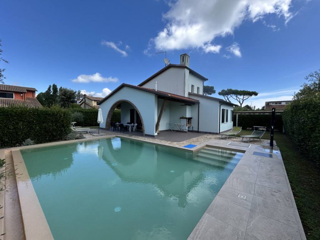 casa indipendente in vendita a Rosolina in zona Rosolina Mare