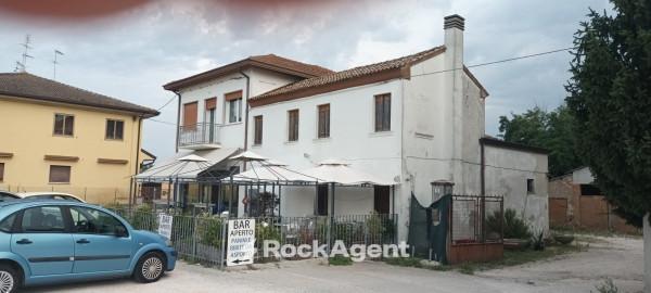 casa indipendente in vendita a Rosolina in zona Fenilone