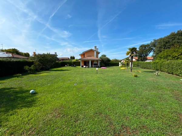 casa indipendente in vendita a Rosolina