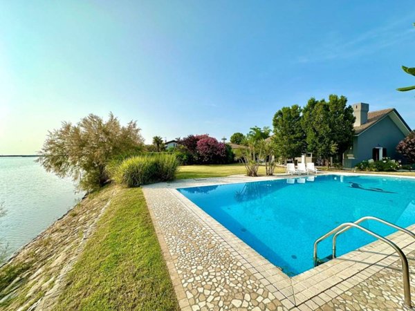 casa indipendente in vendita a Rosolina