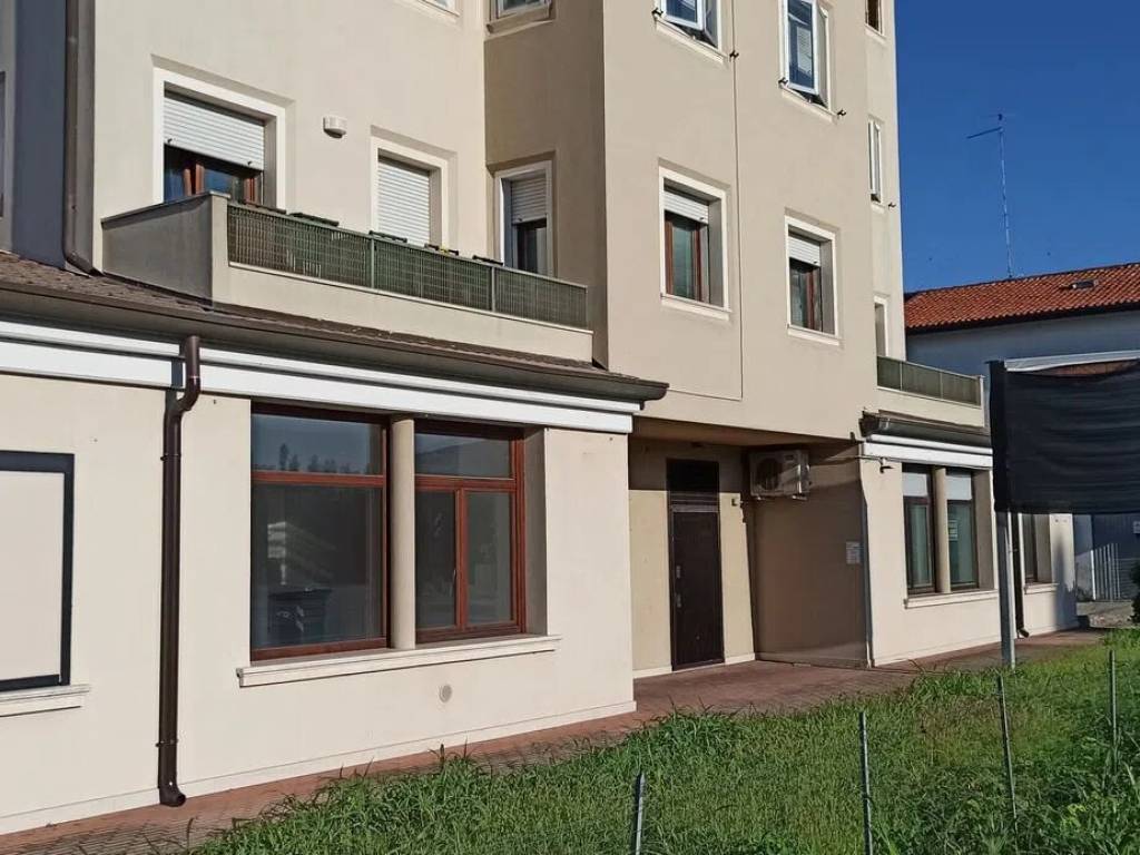 negozio in vendita a Rosolina