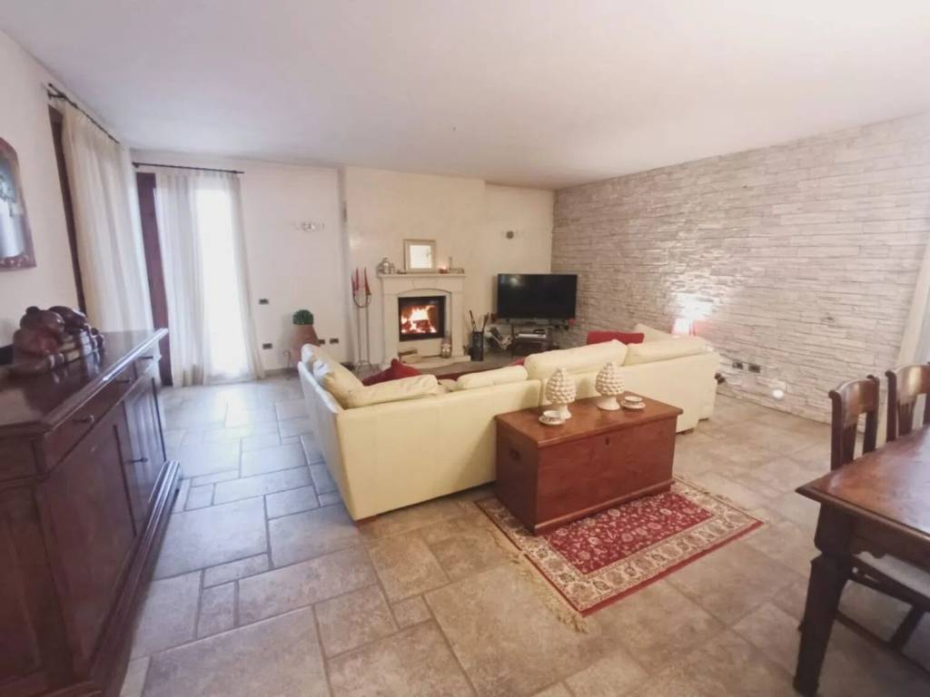 casa indipendente in vendita a Rosolina