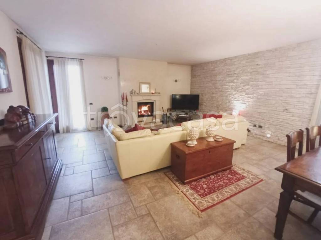 casa indipendente in vendita a Rosolina